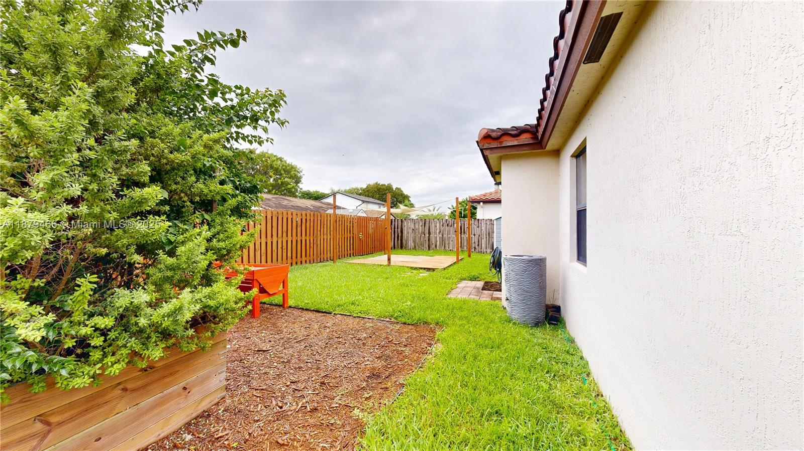 VENETIAN PARC WEST - Residential