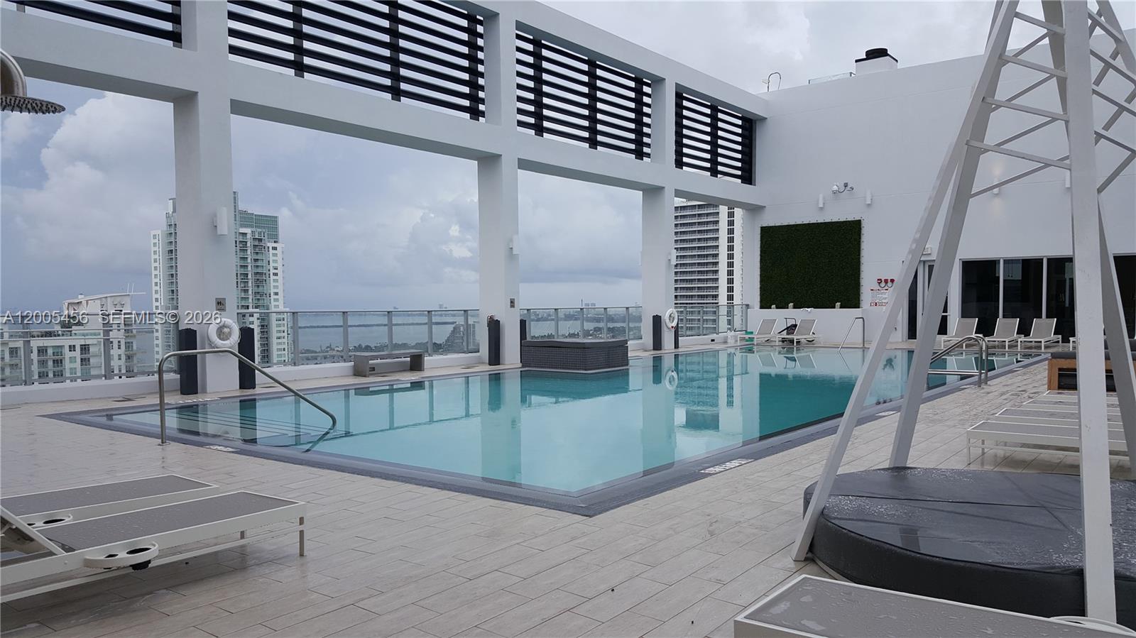 CENTRO CONDO - Residential