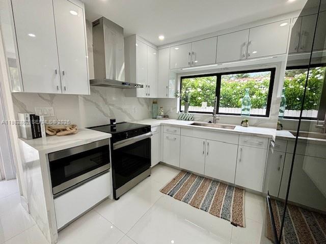 HOLLYWOOD LAKES SECTION - Residential