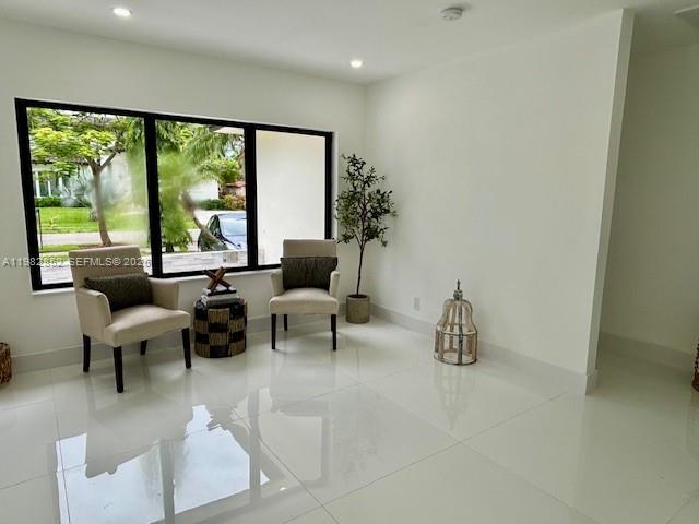 HOLLYWOOD LAKES SECTION - Residential