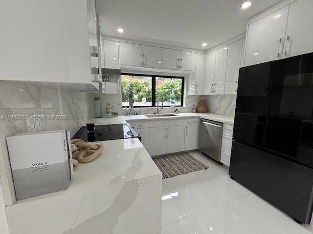 HOLLYWOOD LAKES SECTION - Residential