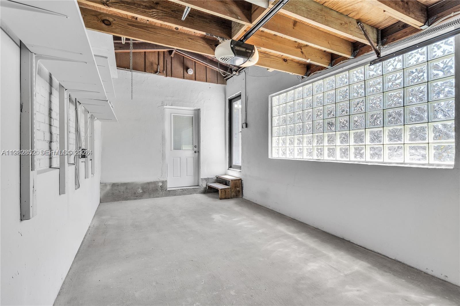 HOLLYWOOD LAKES SECTION - Residential