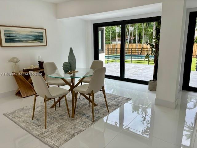 HOLLYWOOD LAKES SECTION - Residential