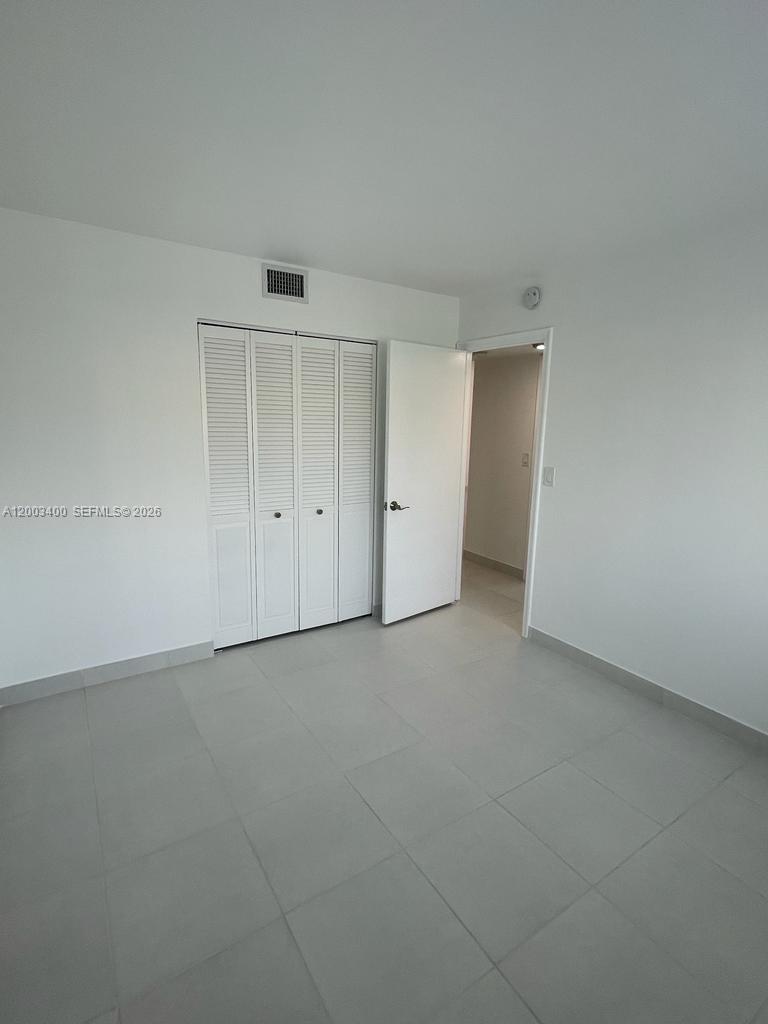 VILLAGE OF KINGS CREEK CO - Residential Lease