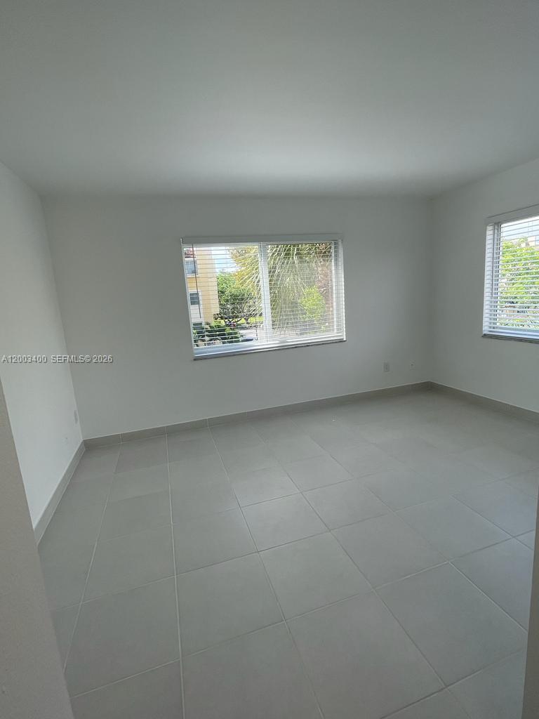 VILLAGE OF KINGS CREEK CO - Residential Lease