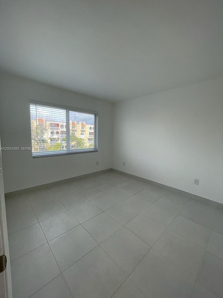 VILLAGE OF KINGS CREEK CO - Residential Lease