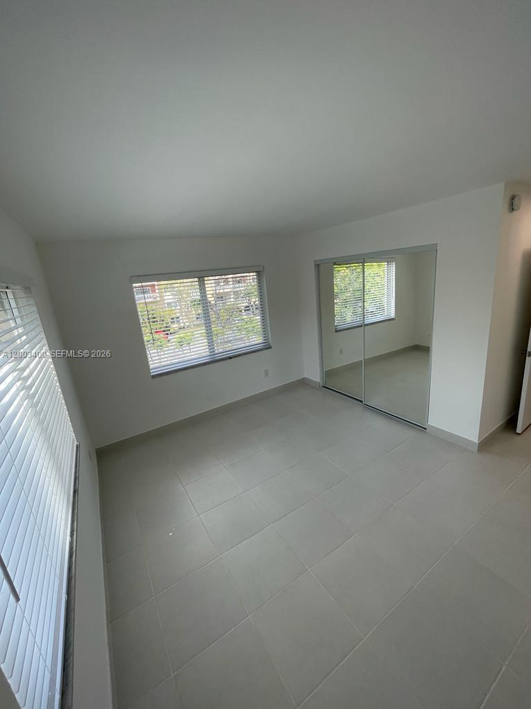 VILLAGE OF KINGS CREEK CO - Residential Lease