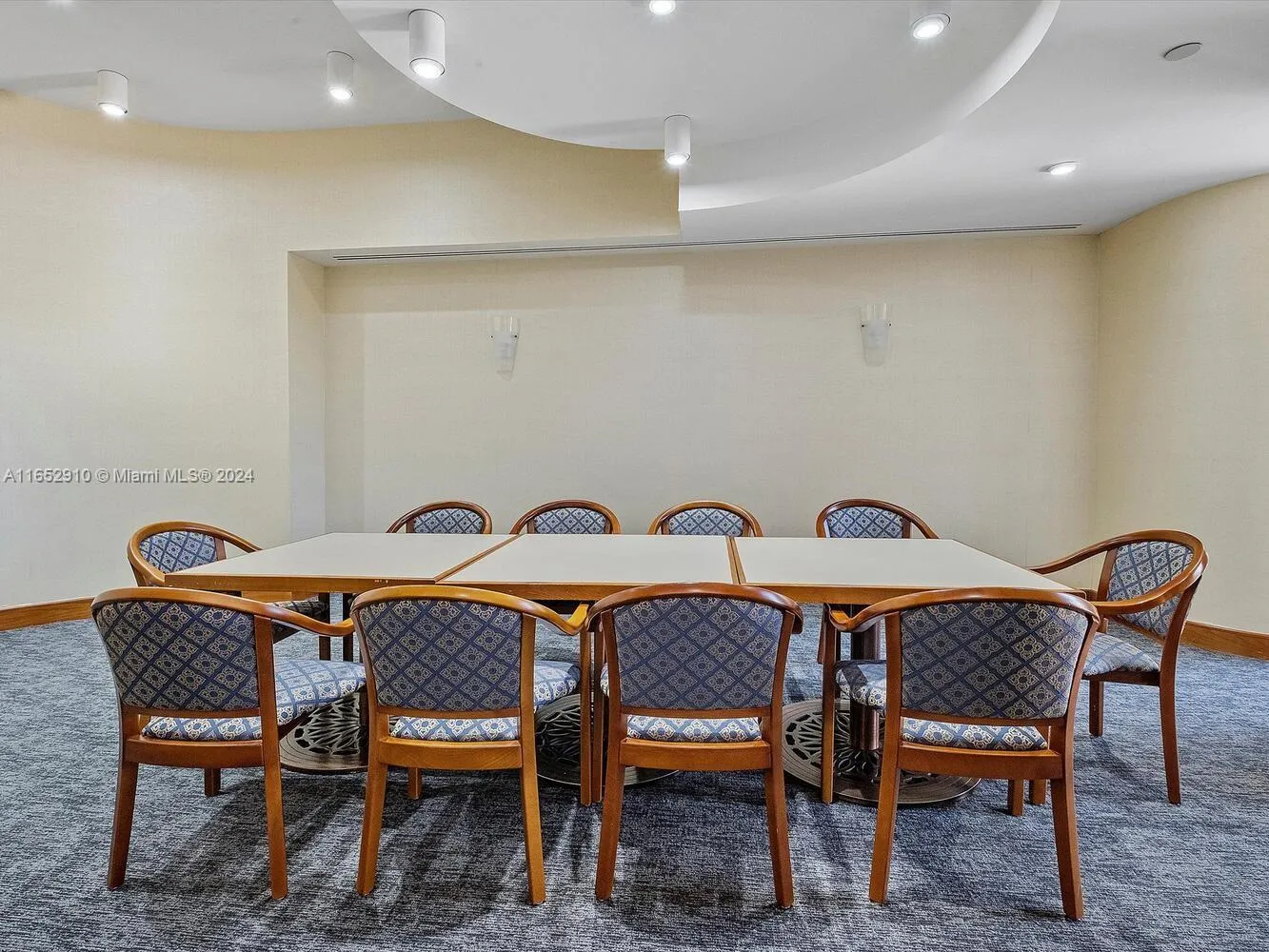 Aventura, Florida 33180, United States, 2 Bedrooms Bedrooms, ,2 BathroomsBathrooms,Residential,Active,44322