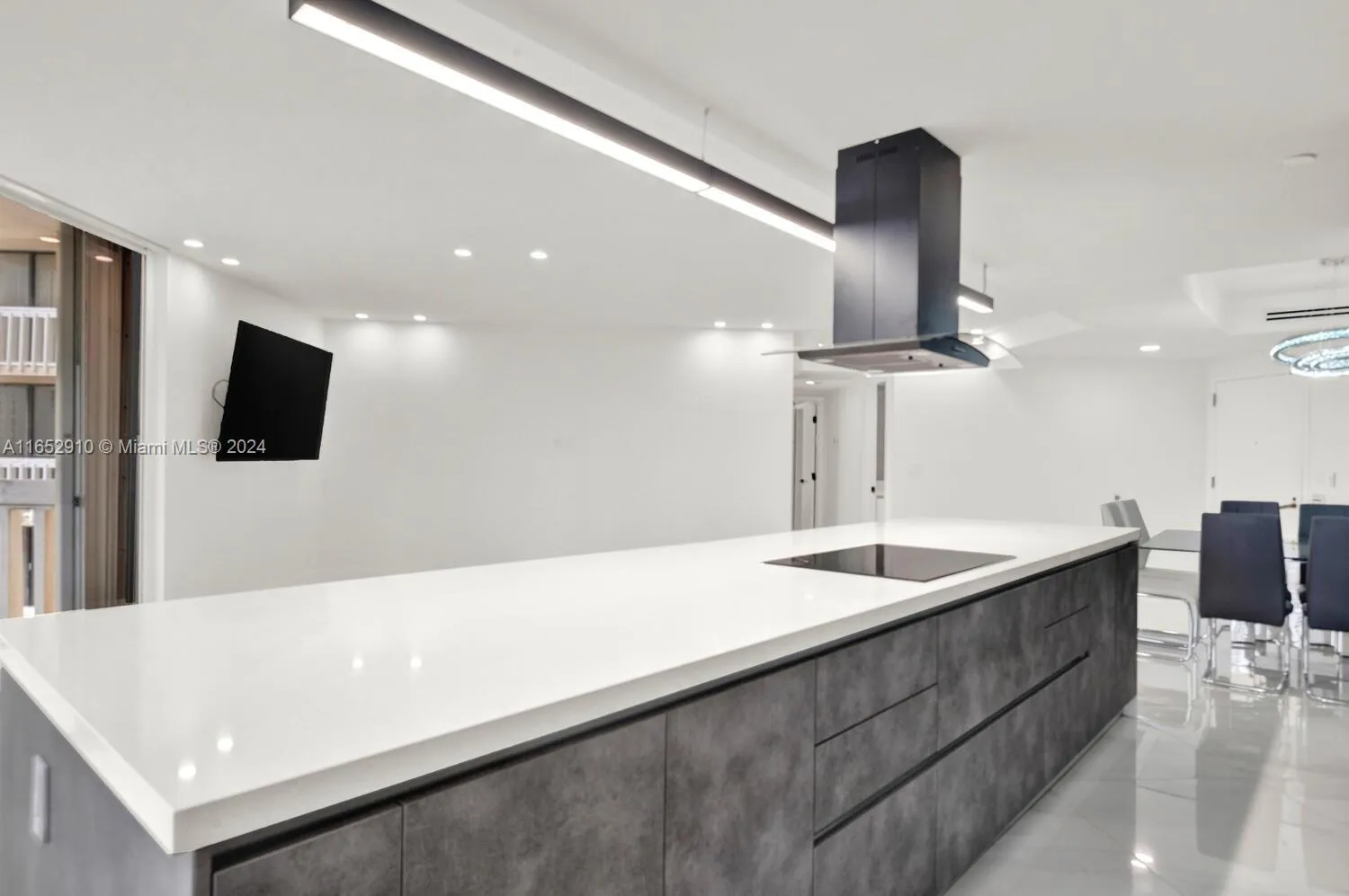 Aventura, Florida 33180, United States, 2 Bedrooms Bedrooms, ,2 BathroomsBathrooms,Residential,Active,44322