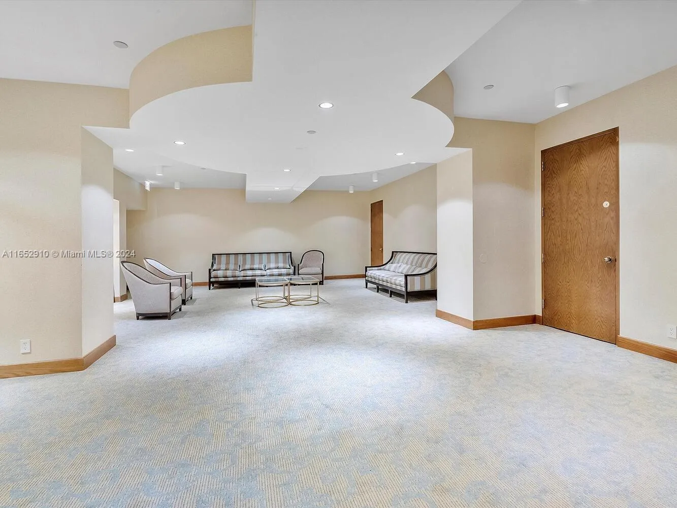 Aventura, Florida 33180, United States, 2 Bedrooms Bedrooms, ,2 BathroomsBathrooms,Residential,Active,44322