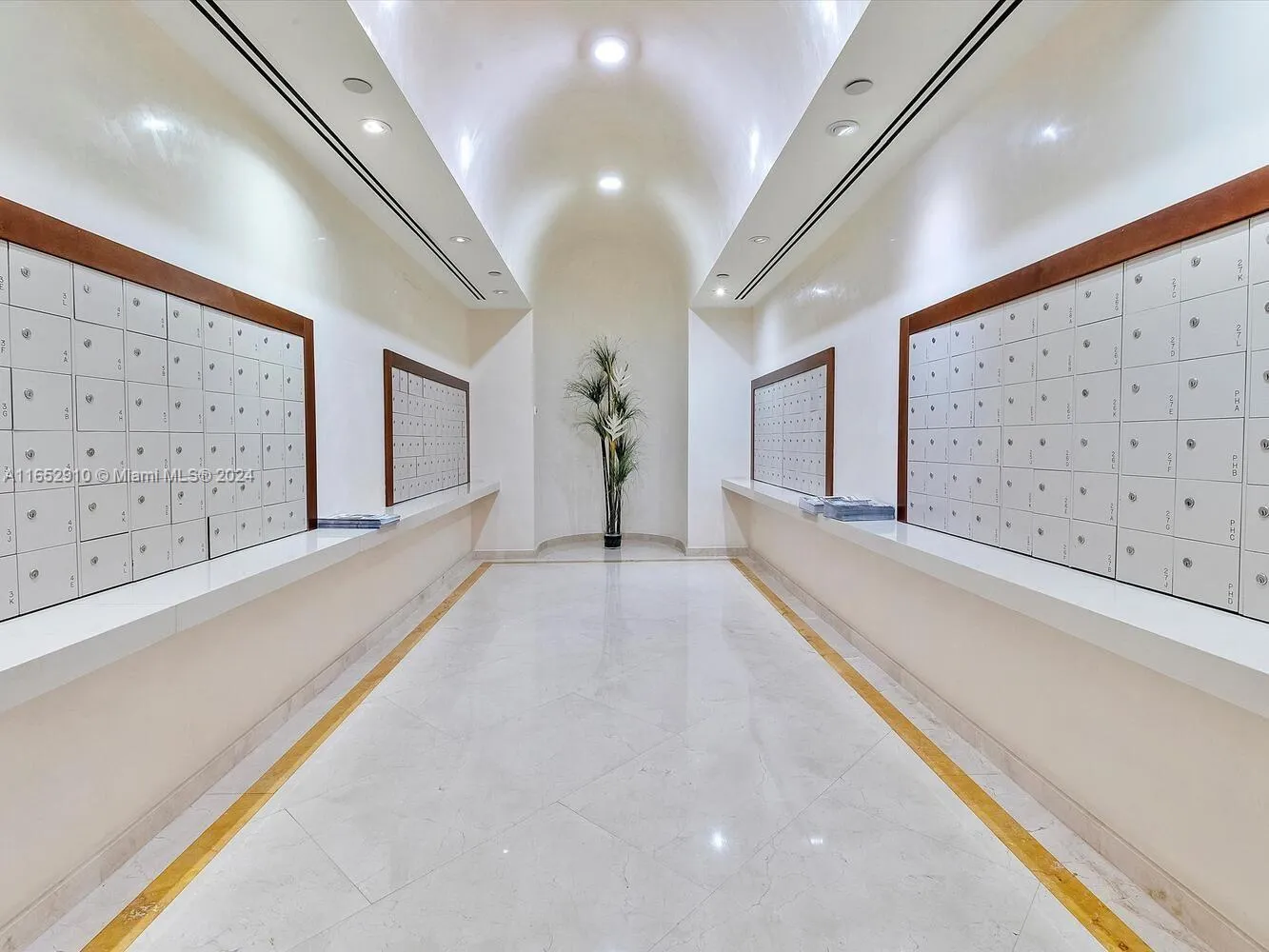 Aventura, Florida 33180, United States, 2 Bedrooms Bedrooms, ,2 BathroomsBathrooms,Residential,Active,44322