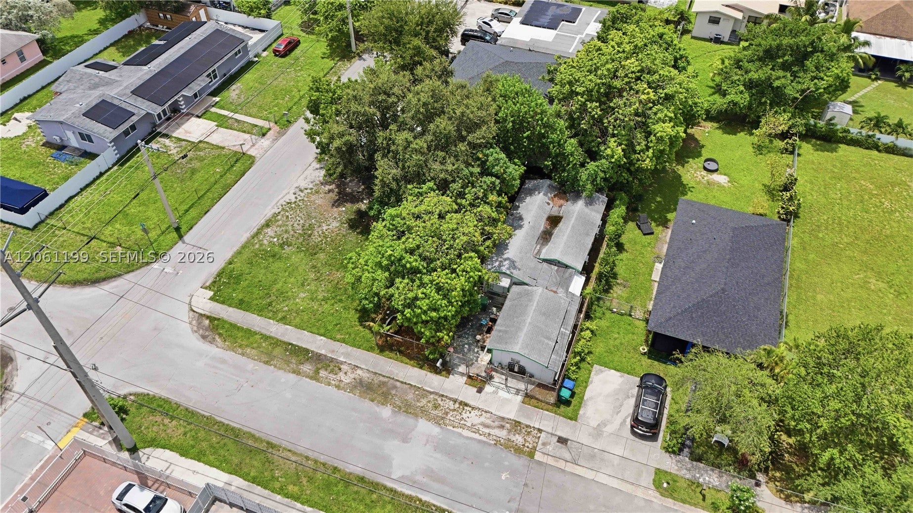 2106 NW 70th St, Miami FL 33147
