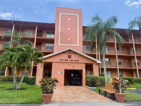Photo of 701 SW 142nd Ave #414S, Pembroke Pines, FL 33027 (MLS # A11814345)