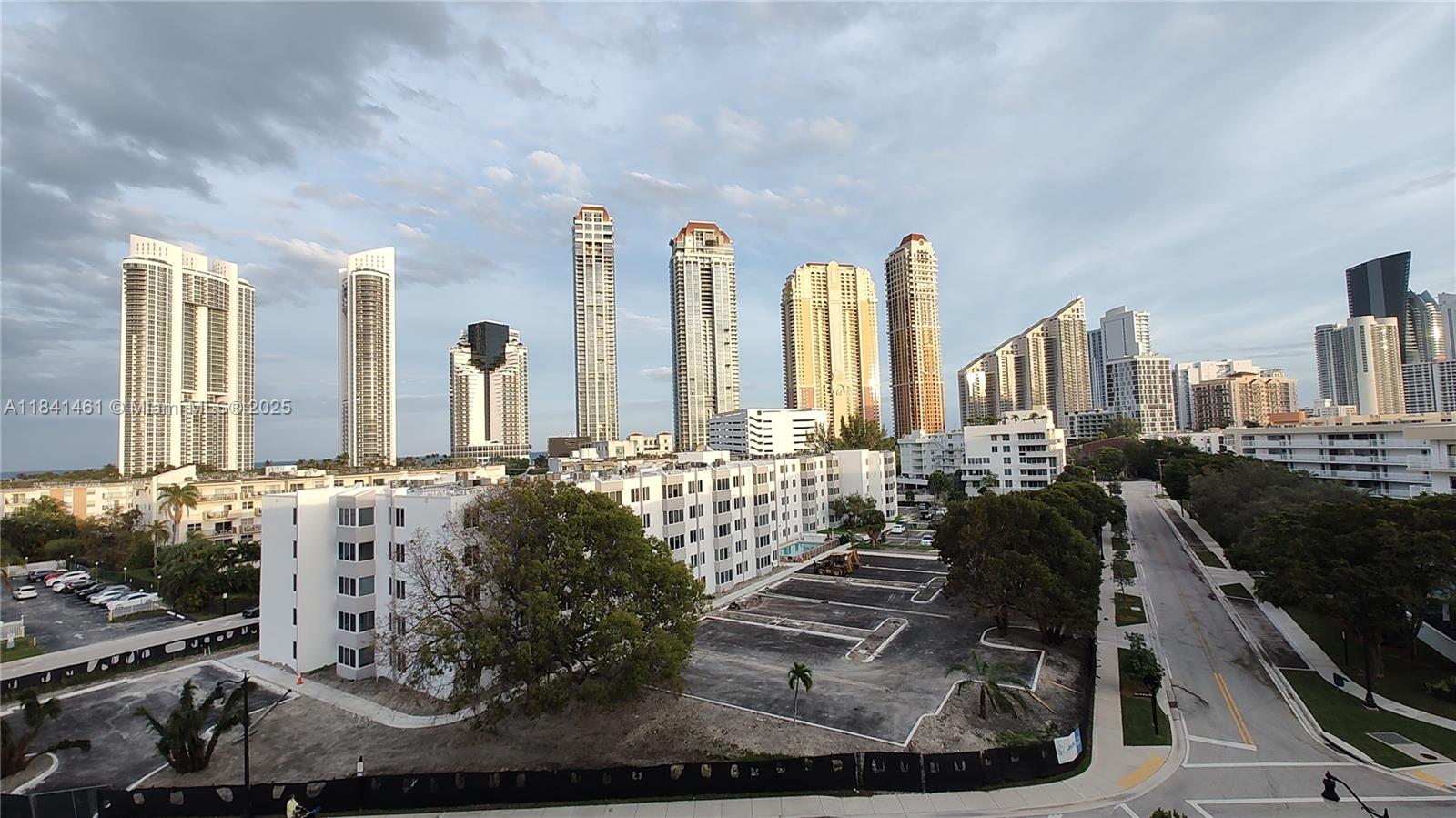 EDEN ROC CONDO - Residential Lease