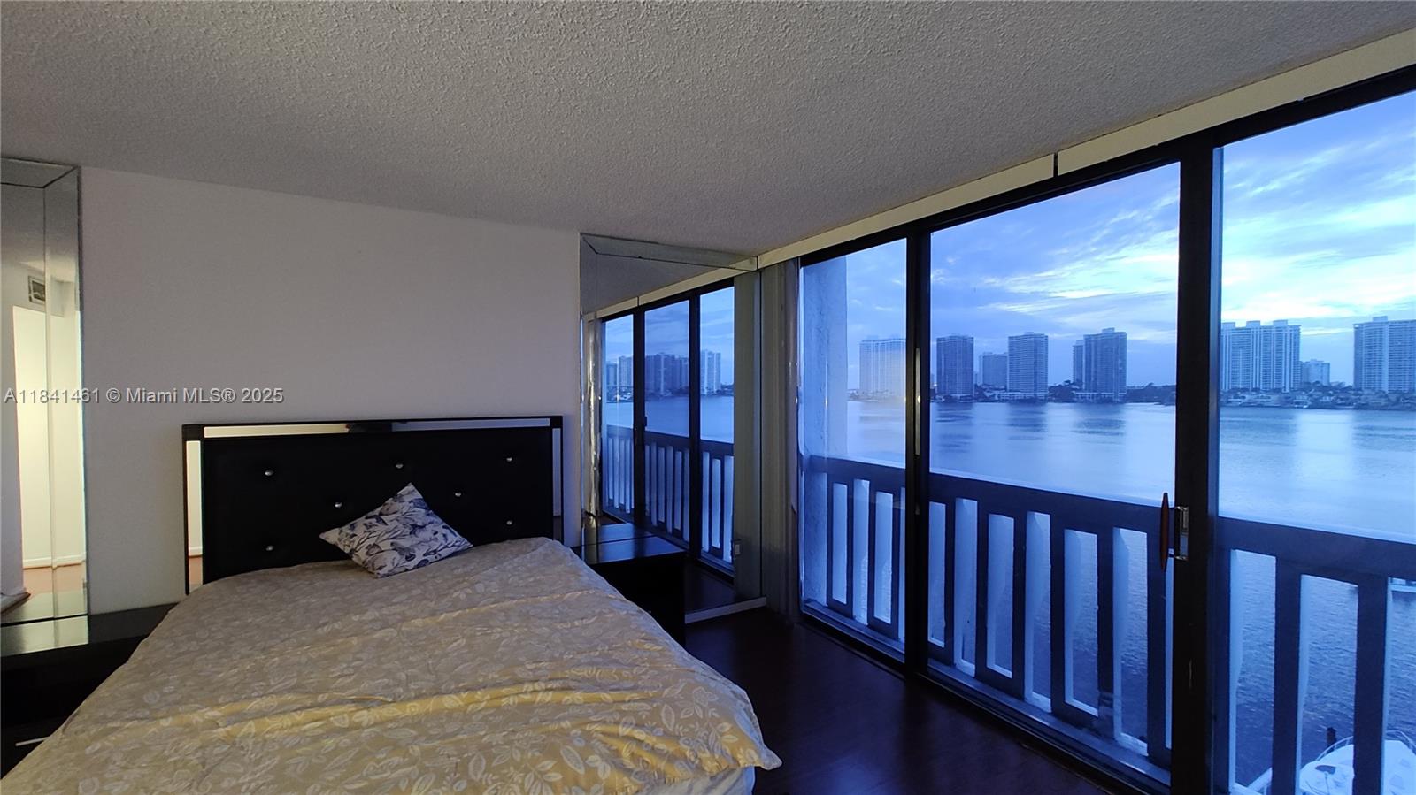 EDEN ROC CONDO - Residential Lease