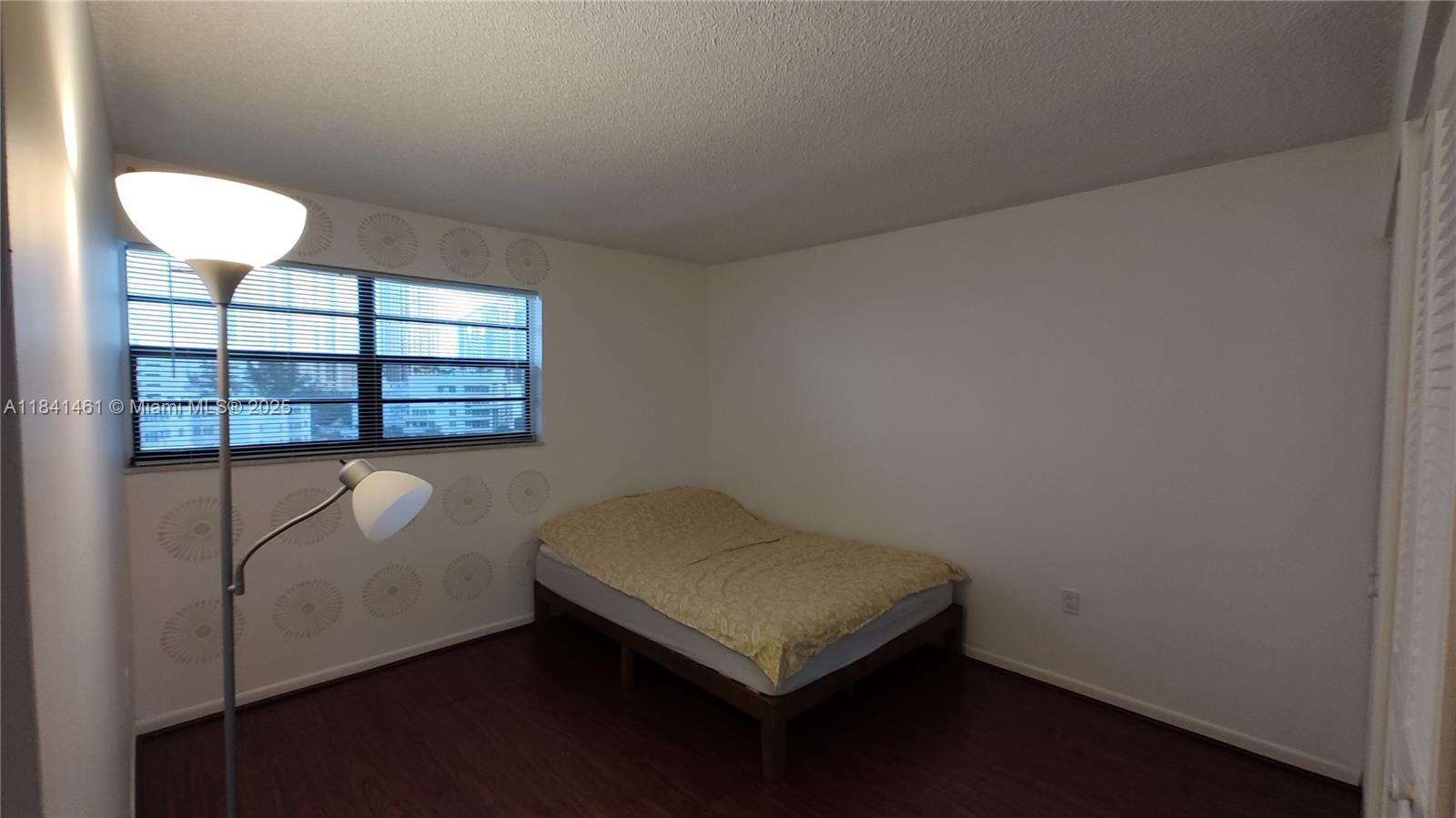 EDEN ROC CONDO - Residential Lease