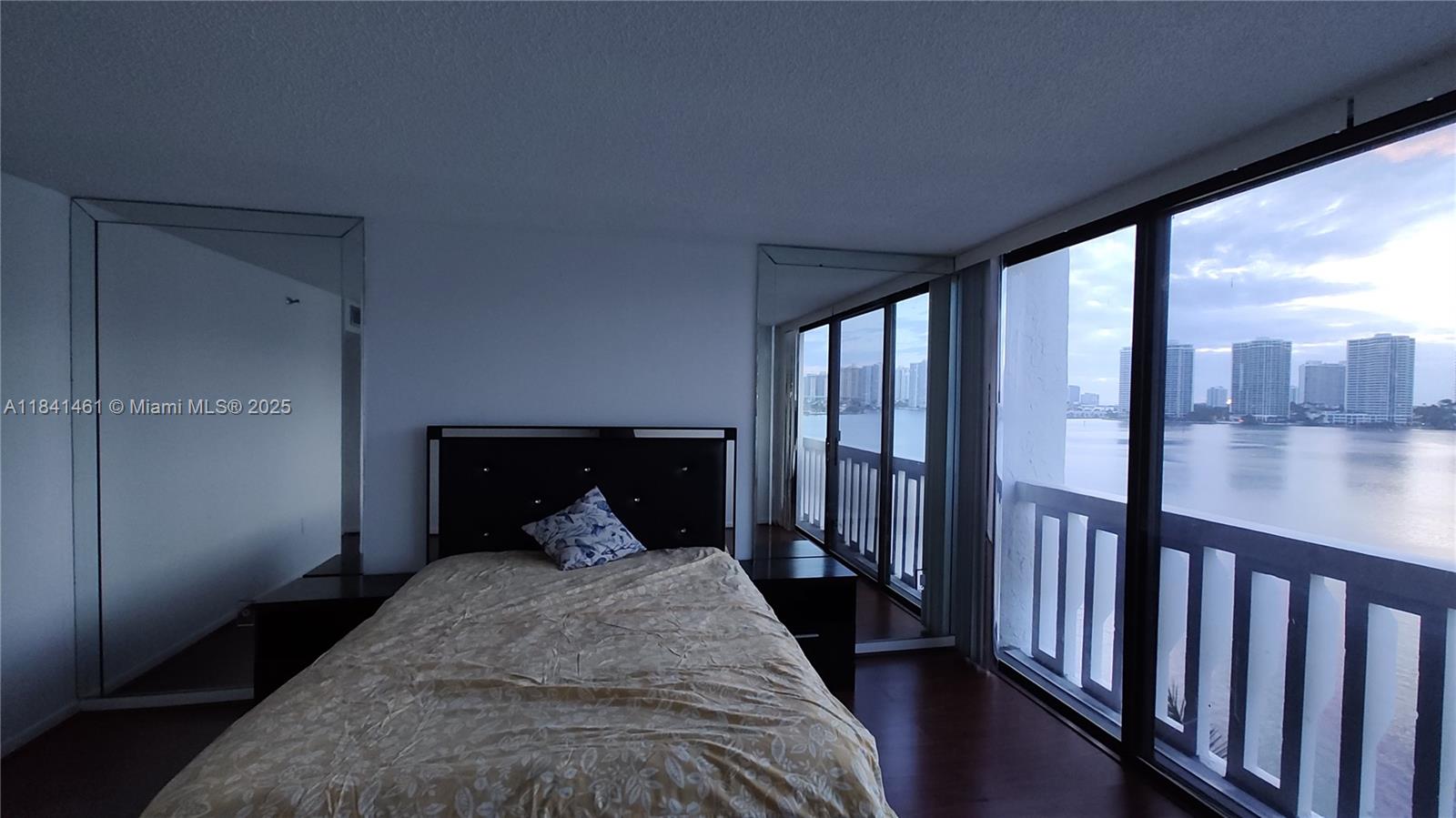 EDEN ROC CONDO - Residential Lease