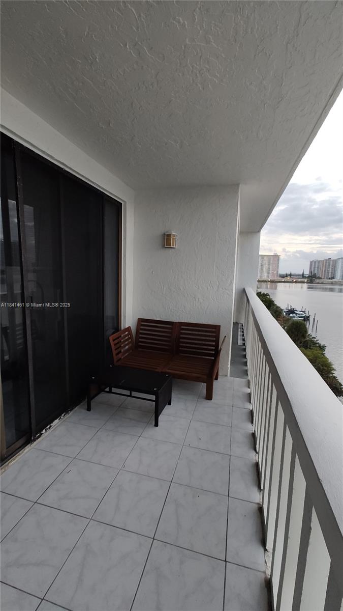 EDEN ROC CONDO - Residential Lease