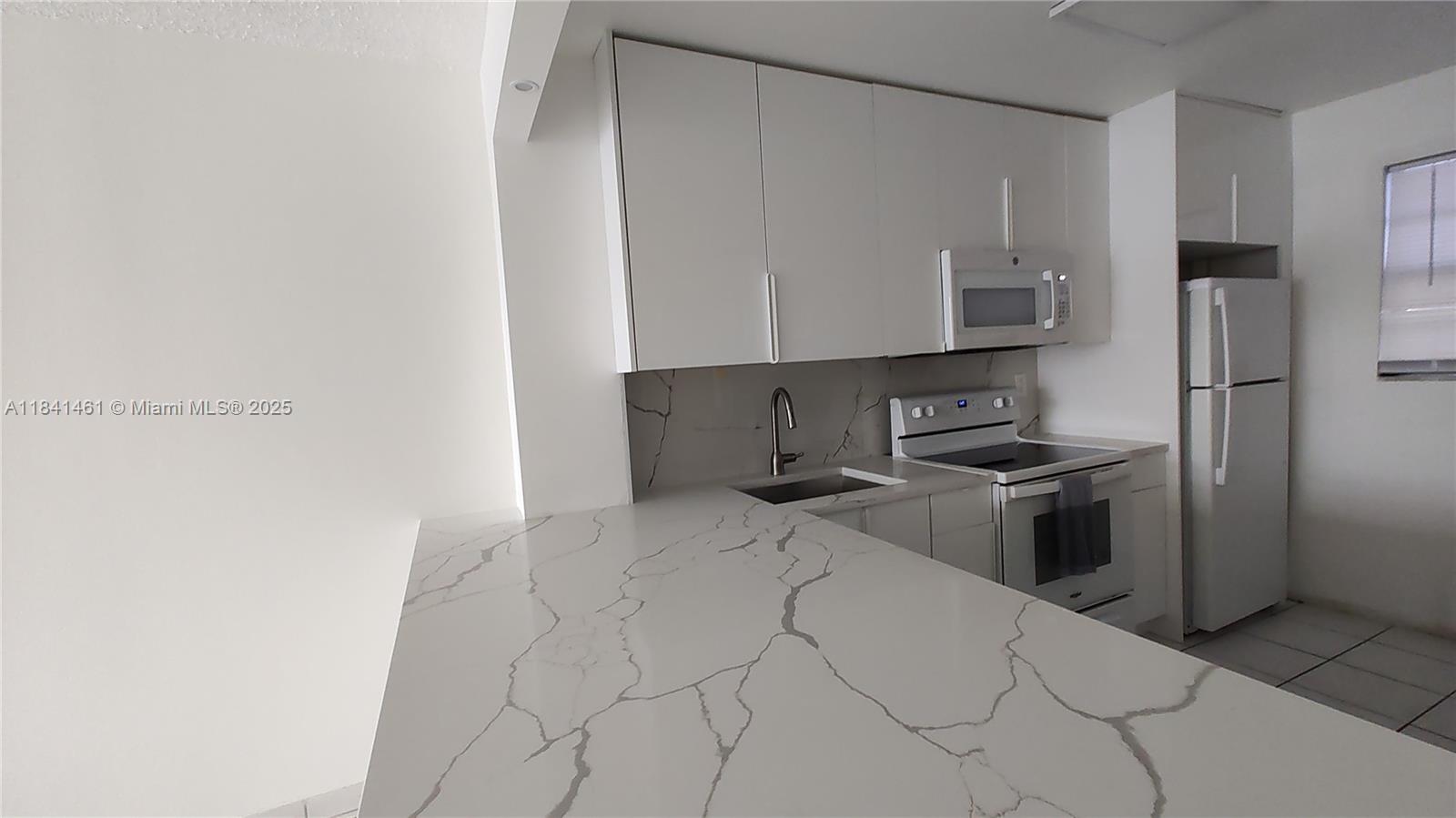 EDEN ROC CONDO - Residential Lease