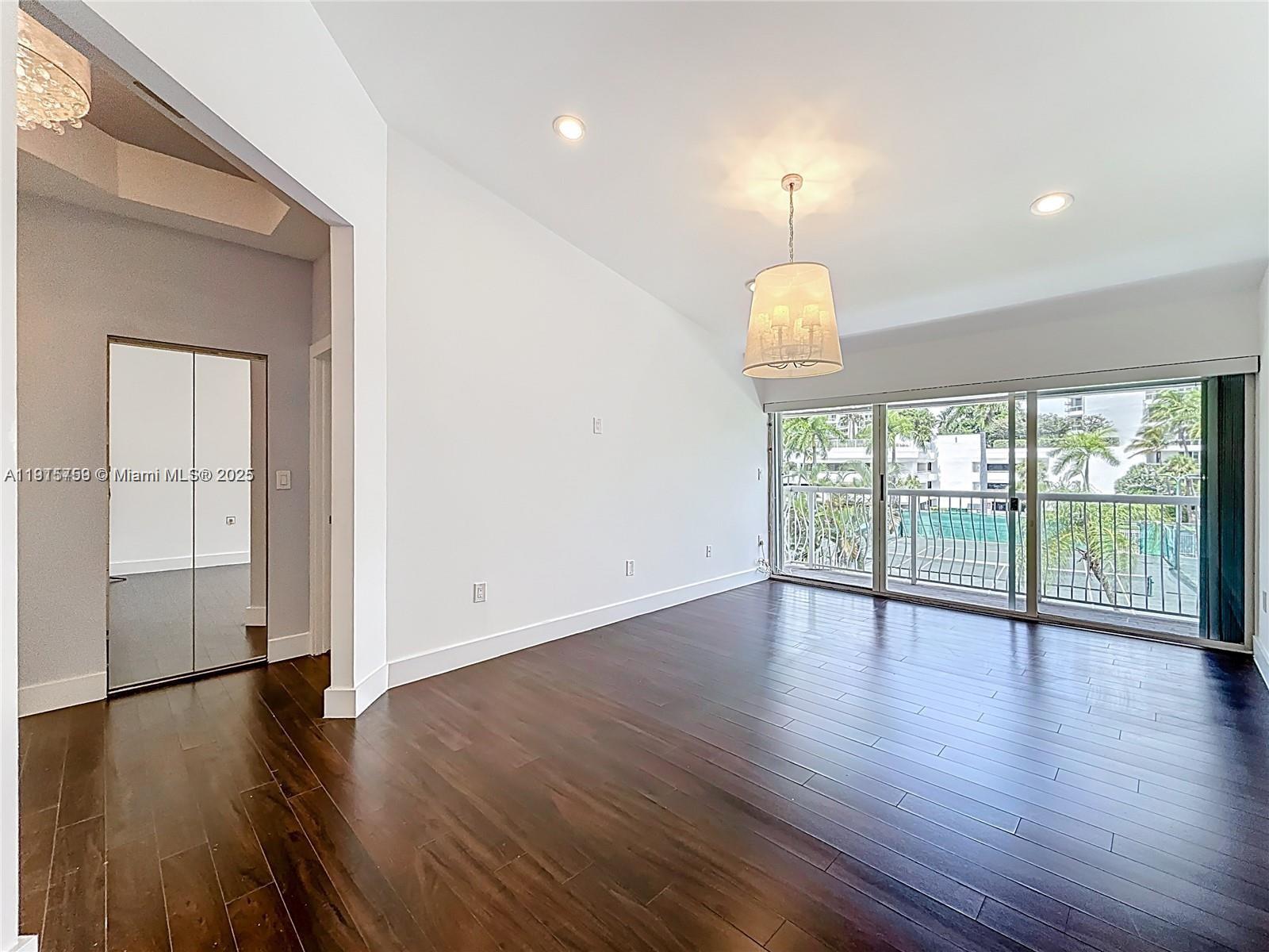 GOLDEN POINTE - Residential Lease