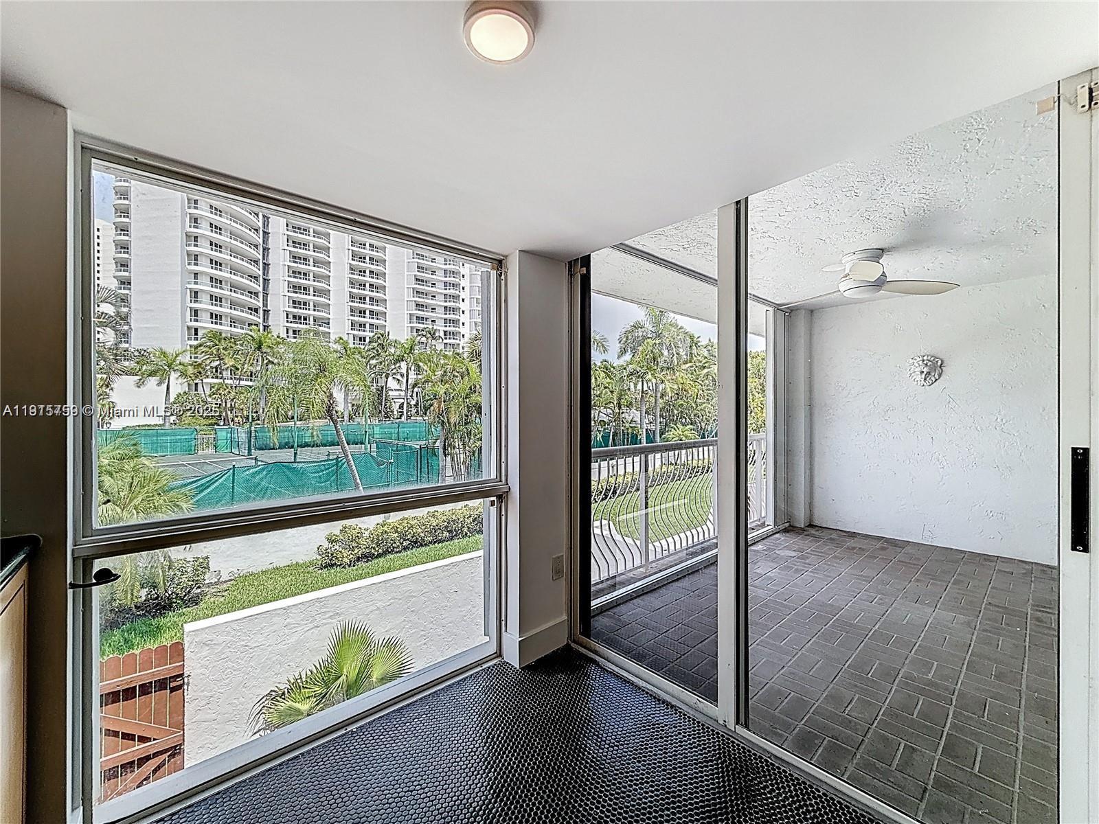 GOLDEN POINTE - Residential Lease