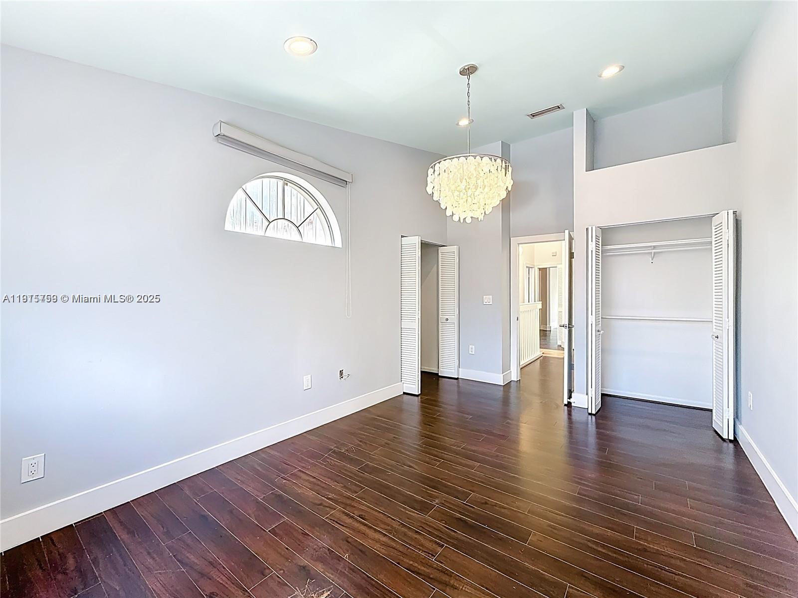 GOLDEN POINTE - Residential Lease