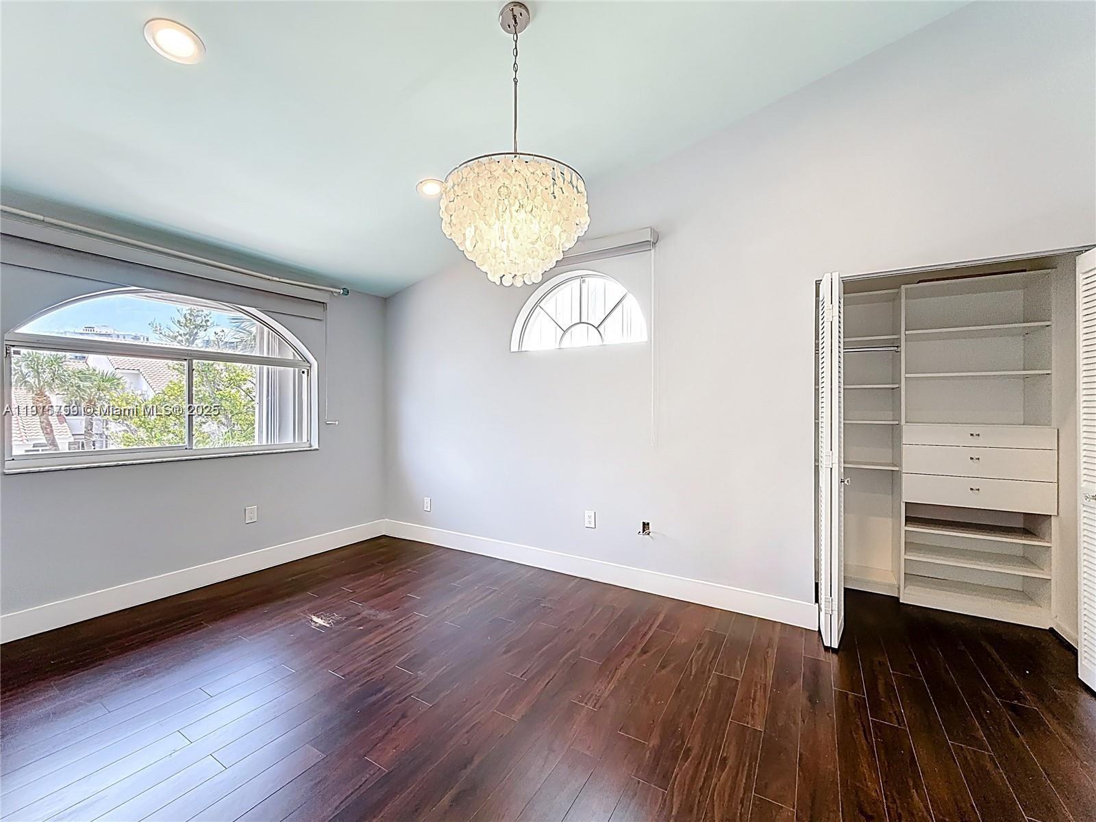 GOLDEN POINTE - Residential Lease