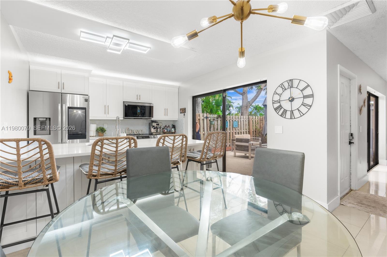 WATERSIDE LUXURY TOWNHOME - Residential