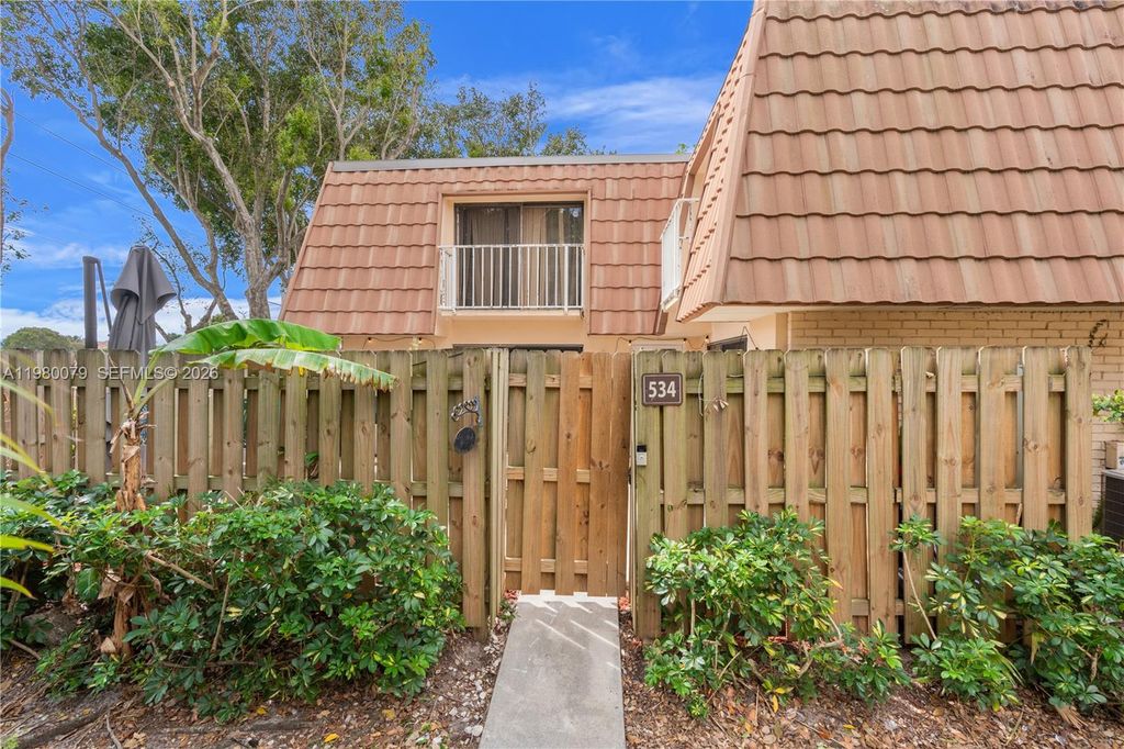 Photo of 534 Green Springs Pl, West Palm Beach, FL 33409 (MLS # A11980079)