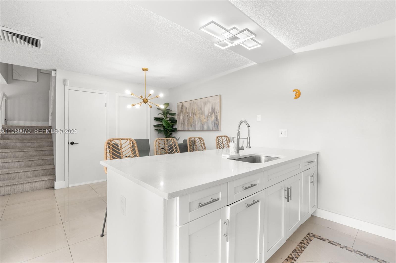 WATERSIDE LUXURY TOWNHOME - Residential