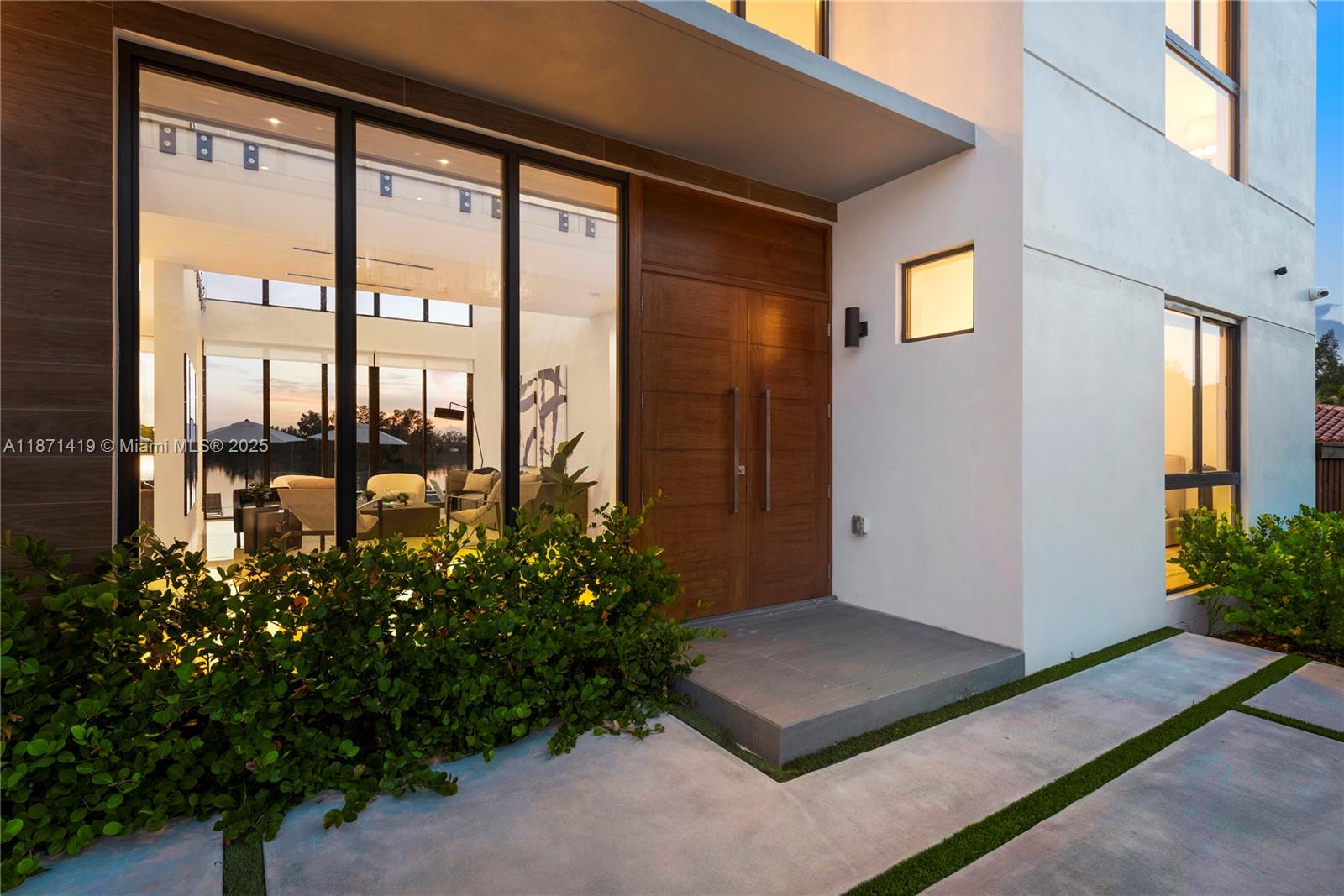 MARINA LAKES 1ST ADDN - Residential Lease