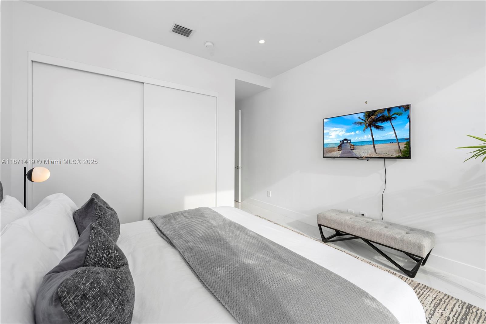 MARINA LAKES 1ST ADDN - Residential Lease