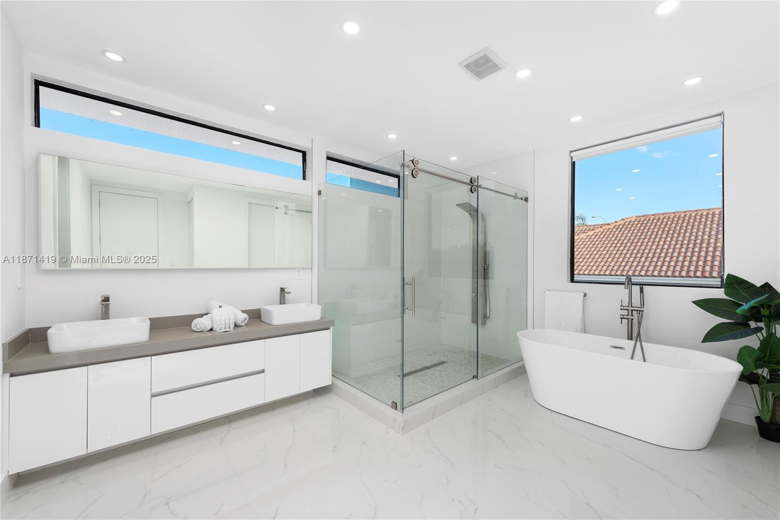 MARINA LAKES 1ST ADDN - Residential Lease