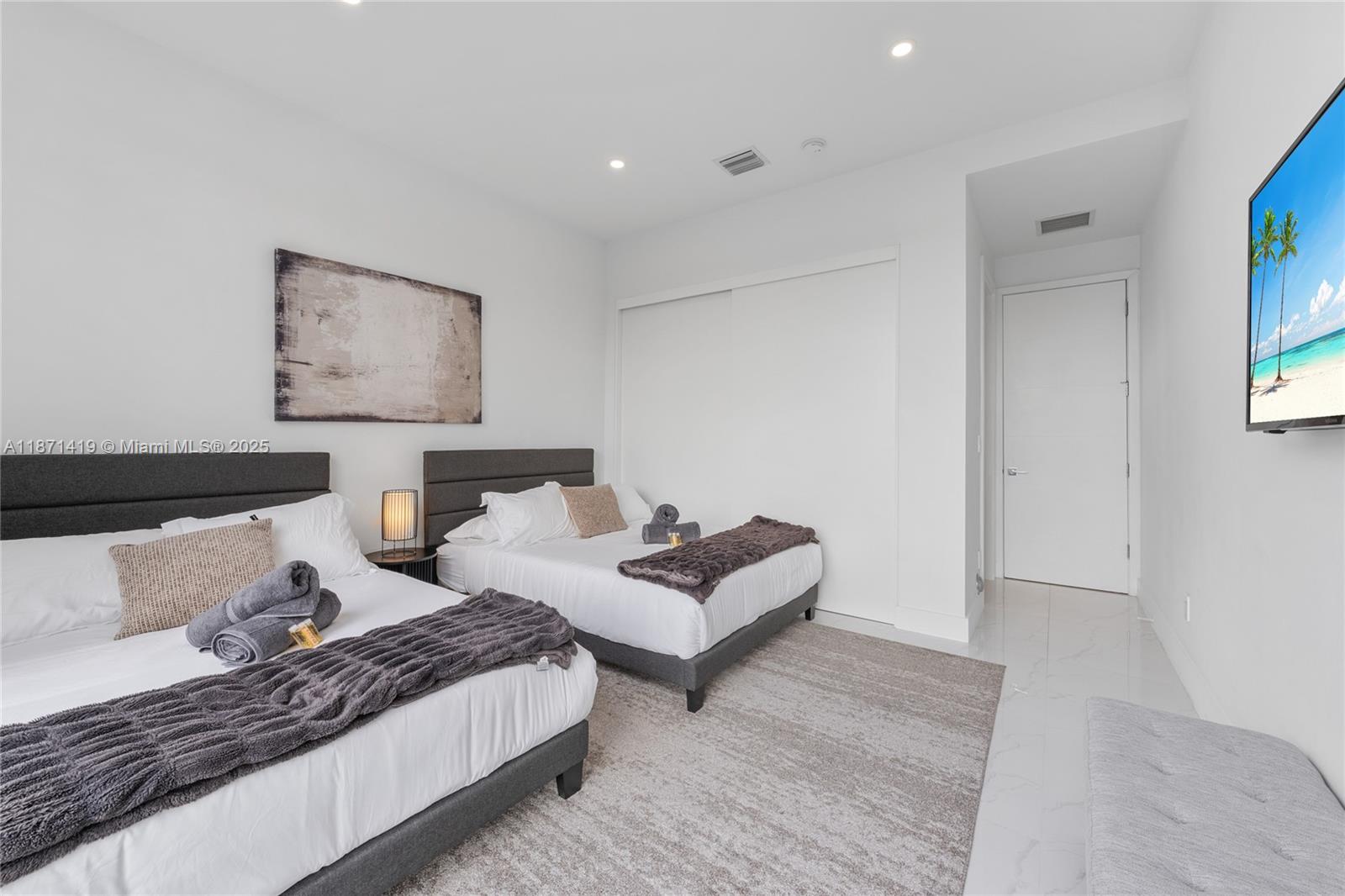 MARINA LAKES 1ST ADDN - Residential Lease