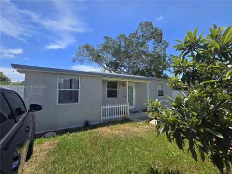 Photo of 5240 NE 16th Ter, Pompano Beach, FL 33064 (MLS # A11888164)