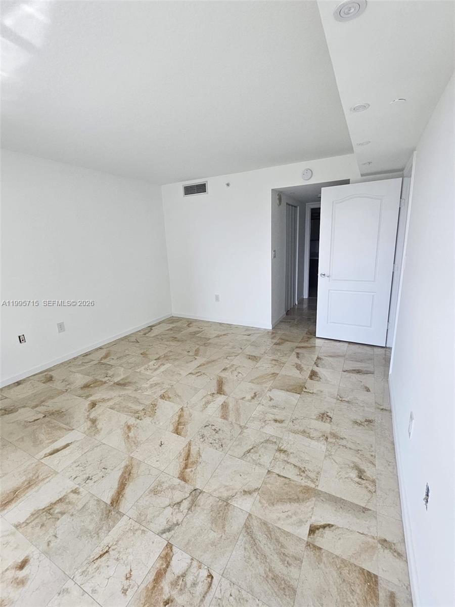 2101 Brickell Ave 2111