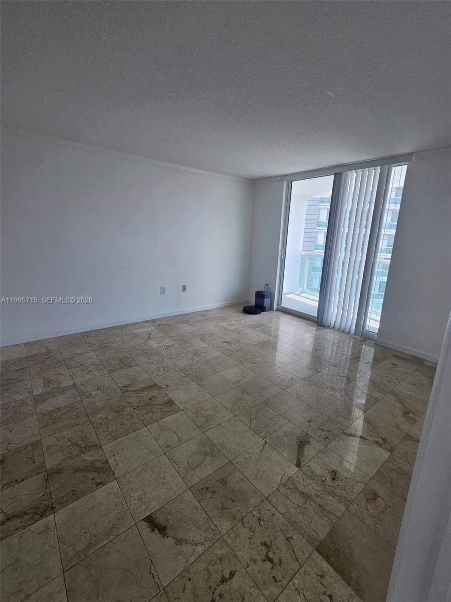 2101 Brickell Ave 2111