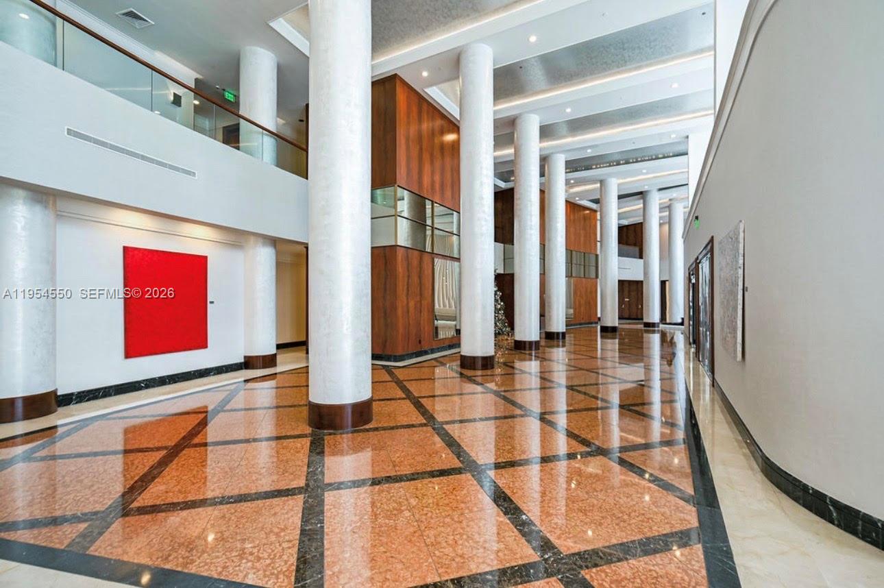 MAJESTIC TOWER - Residential