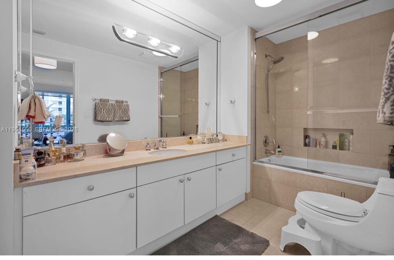 MAJESTIC TOWER - Residential