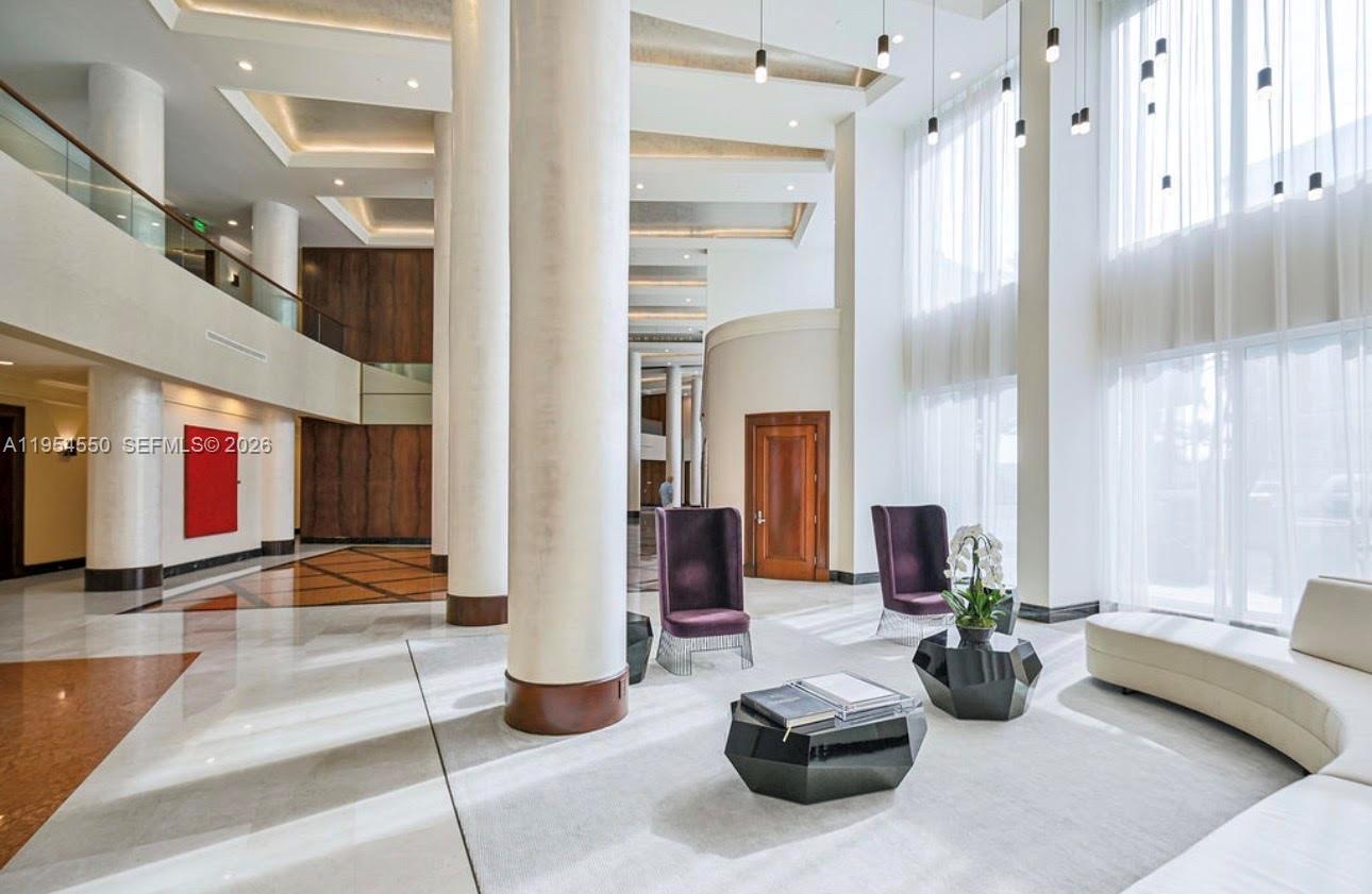 MAJESTIC TOWER - Residential