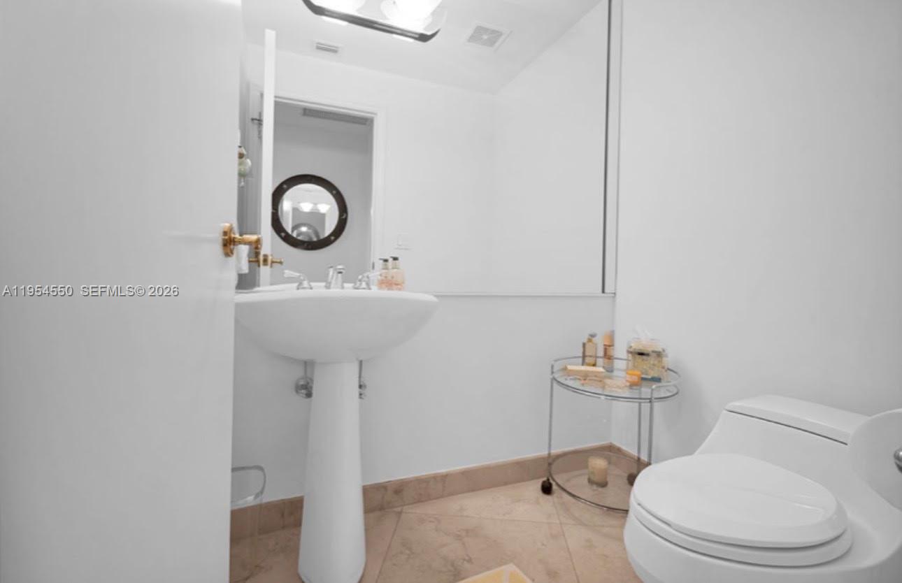 MAJESTIC TOWER - Residential