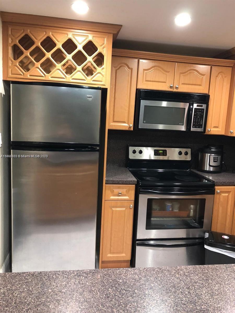 Super clean and very large unit, with a balcony, two parking spaces, tile floors, security, and much more. Public assistance tenants are welcome.