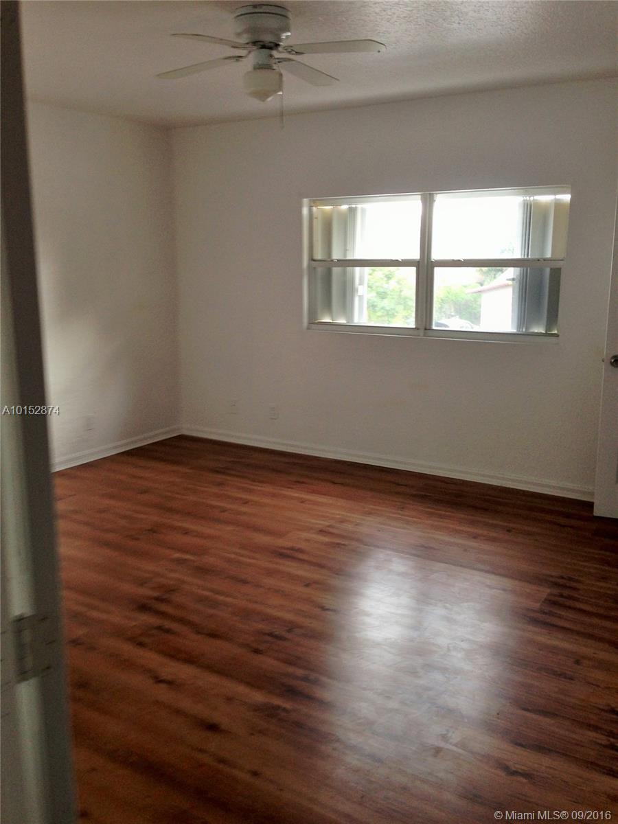 Lauderhill Manor 75-43 B - Residential Income