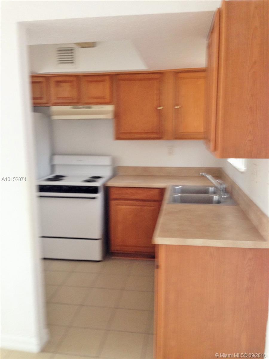 Lauderhill Manor 75-43 B - Residential Income