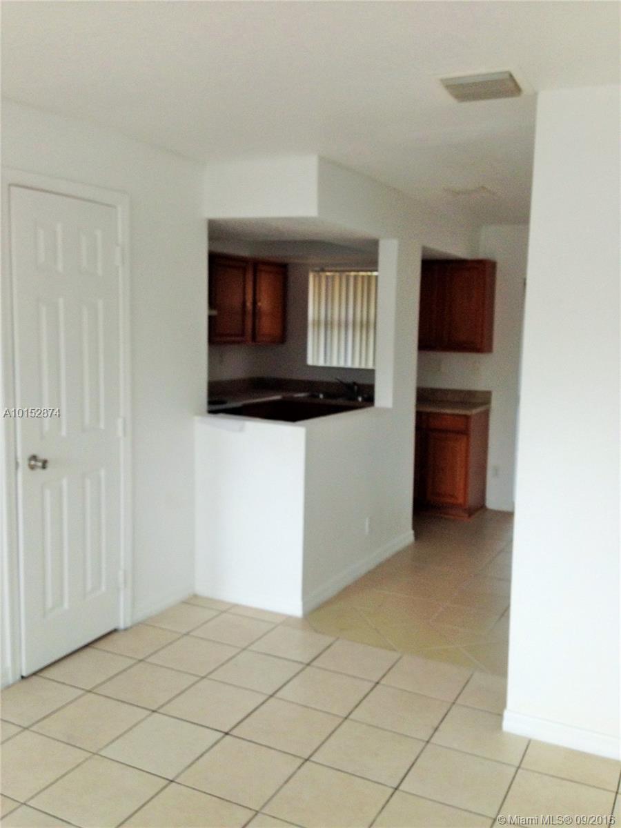 Lauderhill Manor 75-43 B - Residential Income