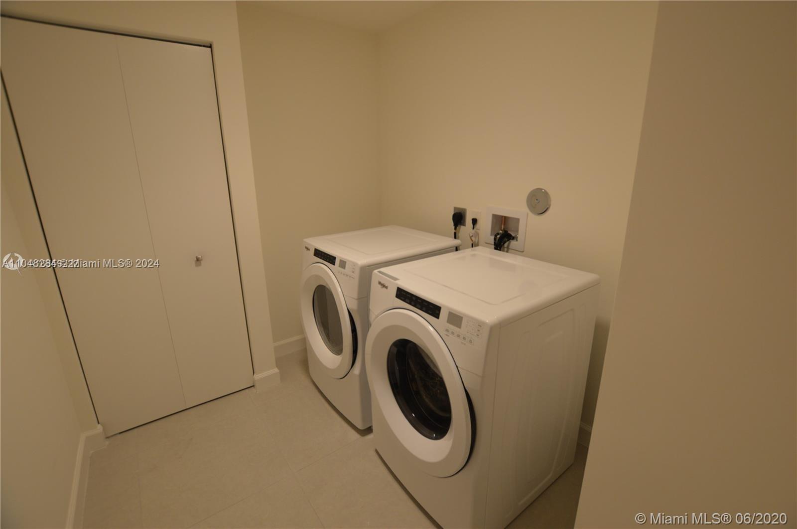 5350 PARK CONDO - Residential