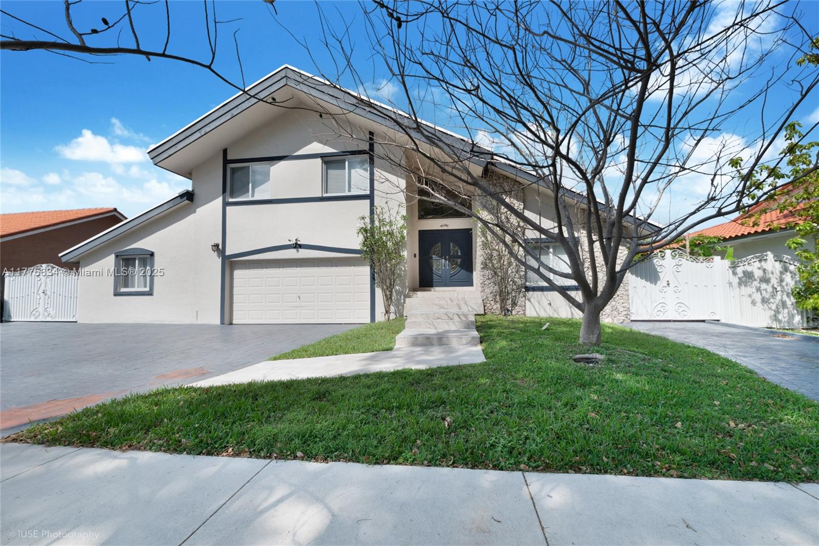 Property for Sale at 10710 Sw 141st Ave, Miami, Broward County, Florida - Bedrooms: 5 
Bathrooms: 5  - $985,000