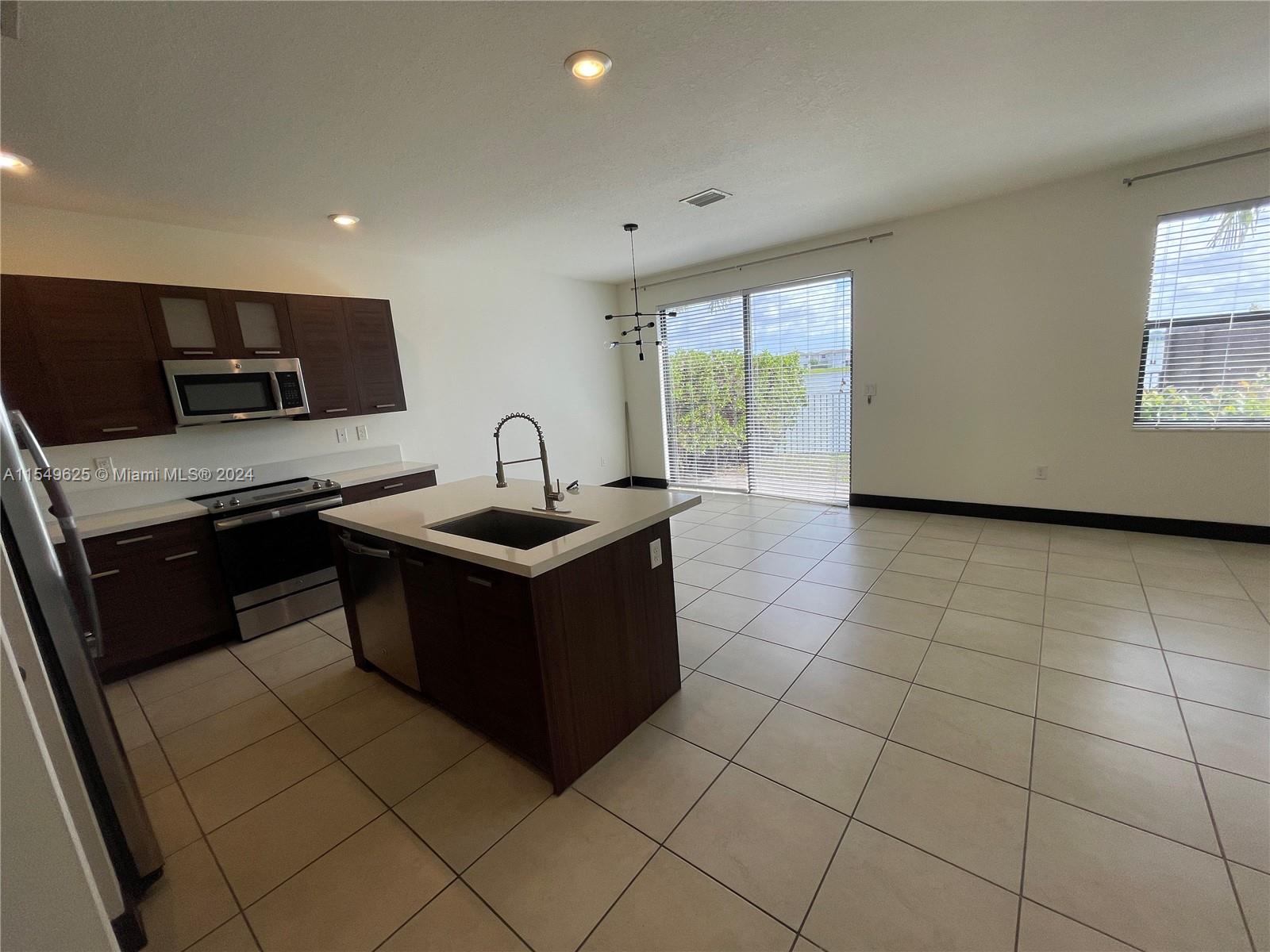 DUNNWOODY LAKE - Residential Lease