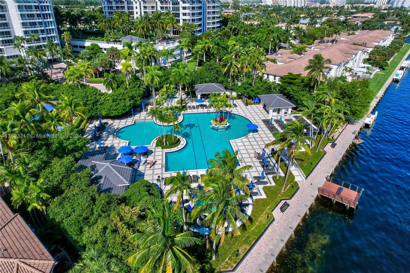 Aventura, Florida 33180, United States, 3 Bedrooms Bedrooms, ,4 BathroomsBathrooms,Residential,Active,32835