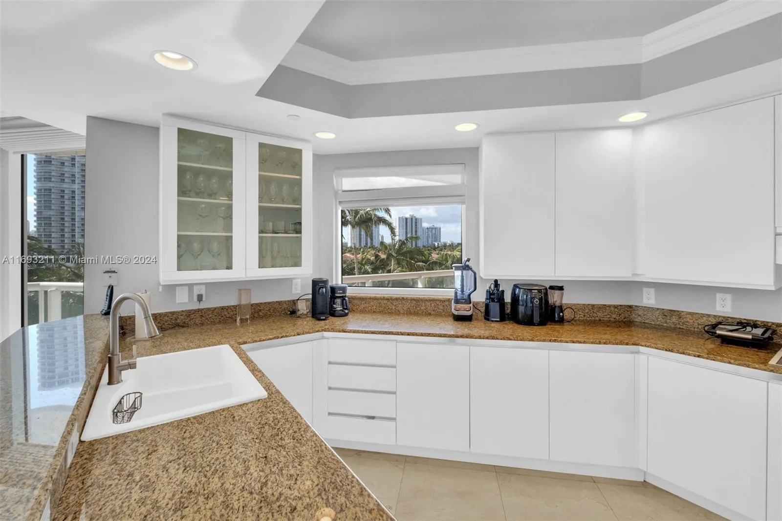 Aventura, Florida 33180, United States, 3 Bedrooms Bedrooms, ,4 BathroomsBathrooms,Residential,Active,32835